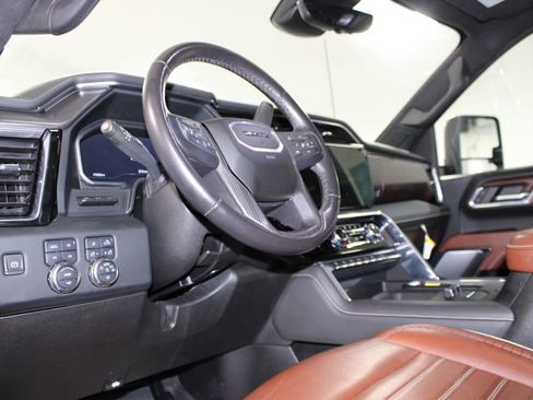 Used 2024 GMC Sierra 2500 Denali Ultimate AWD/4WD image 26