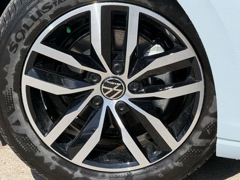 New 2026 Volkswagen Jetta SE FWD image 7