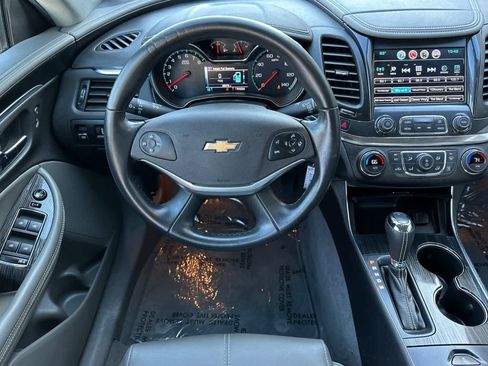 Used 2016 Chevrolet Impala LT w/ Convenience Package image 15