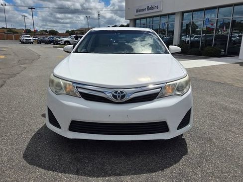 Used 2012 Toyota Camry LE FWD image 2