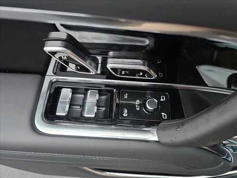 New 2026 Land Rover Range Rover SE image 26