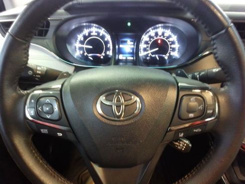 Used 2017 Toyota Avalon XLE Premium w/ All Weather Liner Package FWD image 8