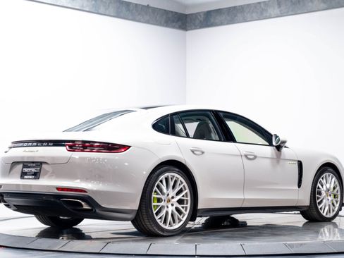 Used 2019 Porsche Panamera 4 AWD/4WD image 17