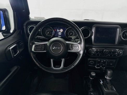 Used 2019 Jeep Wrangler Unlimited Sahara AWD/4WD image 31