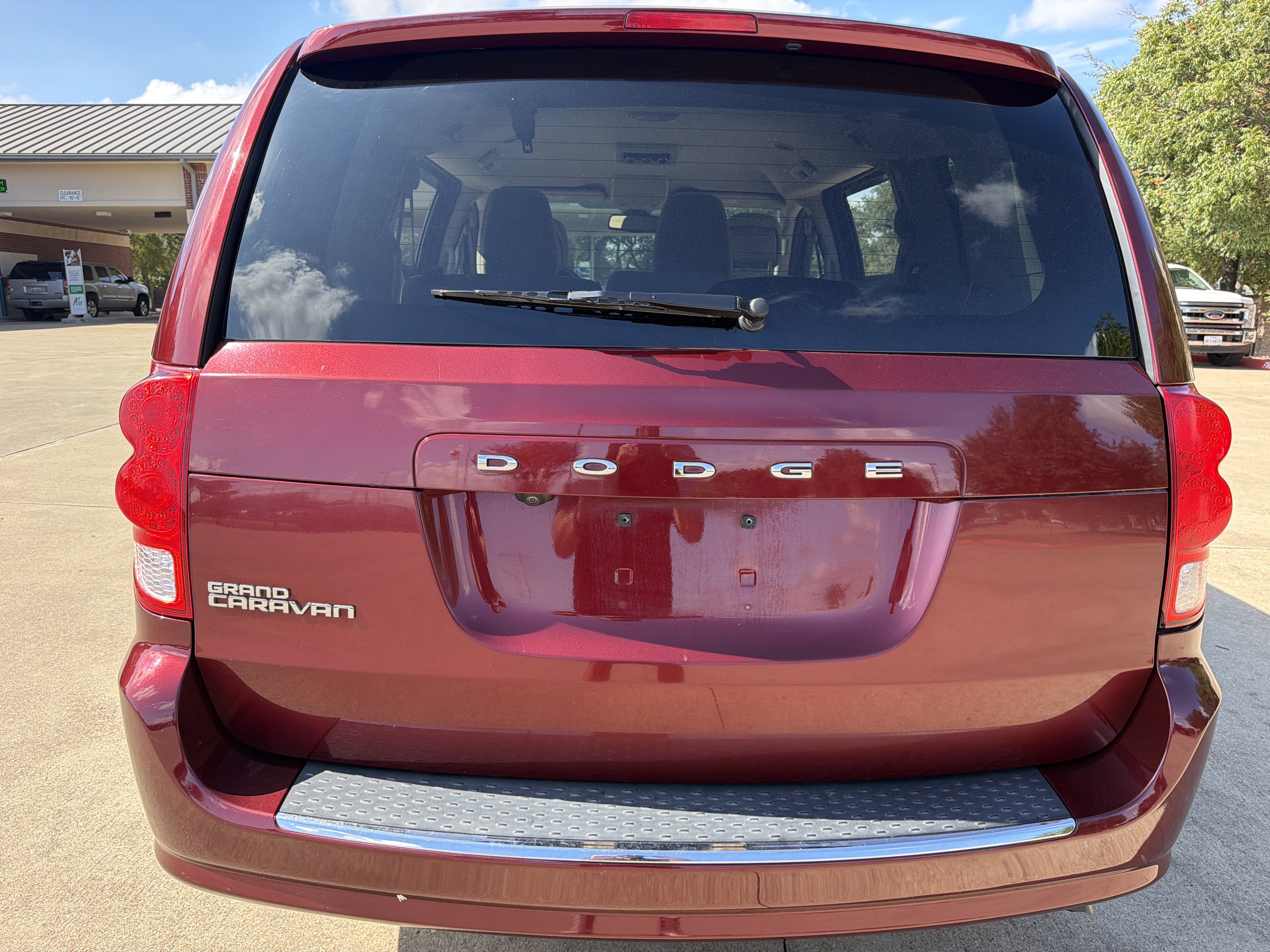 Used 2018 Dodge Grand Caravan SE w/ UConnect Hands-Free Group FWD image 8