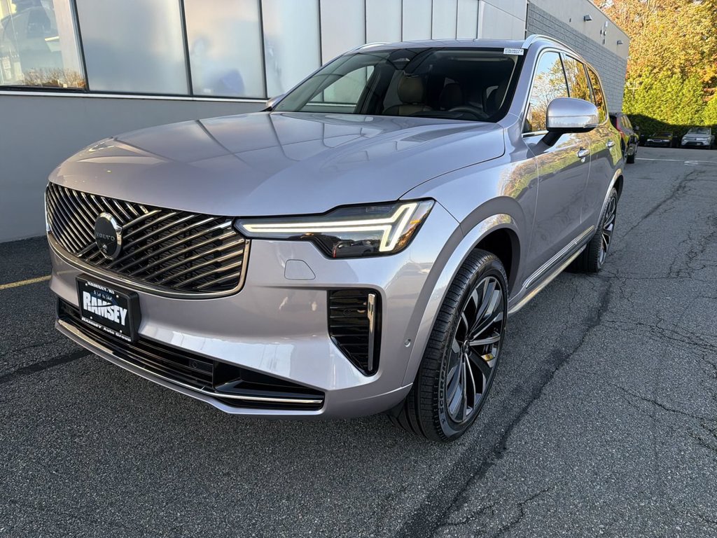 Certified 2026 Volvo XC90 B5 Ultra AWD/4WD image 4