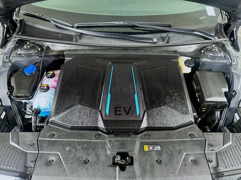 Used 2024 Hyundai Ioniq 5 SEL RWD image 33