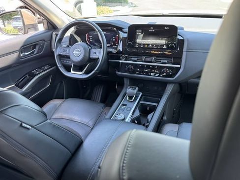 Used 2024 Nissan Pathfinder Platinum w/ Cargo Package AWD/4WD image 28