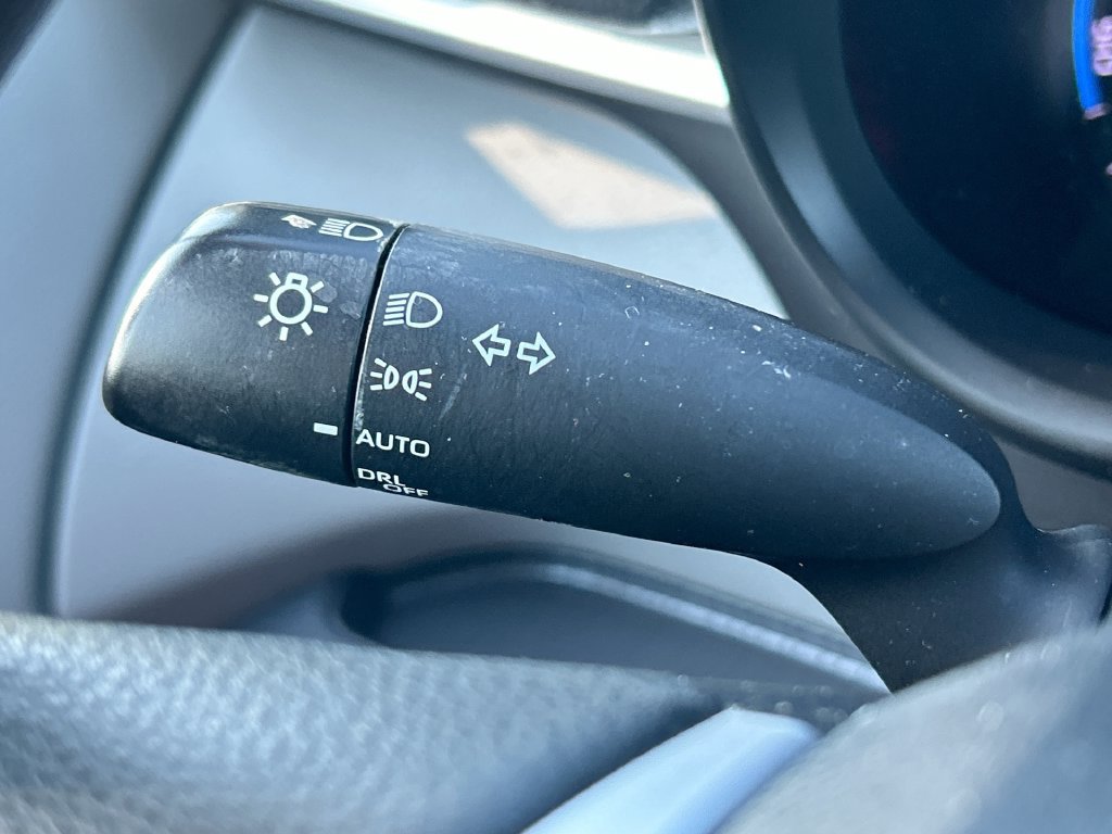 Used 2021 Toyota Sienna LE FWD image 21