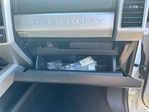 Used 2019 Ford F350 Lariat w/ Chrome Package image 35