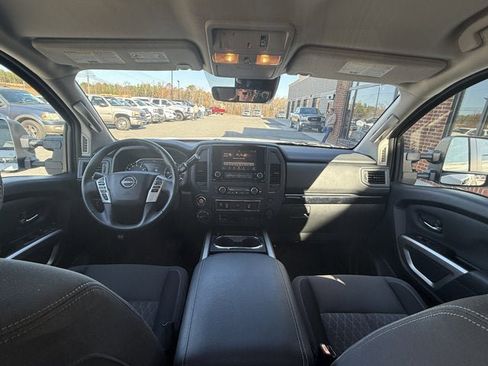 Used 2024 Nissan Titan SV w/ SV Convenience Package image 17