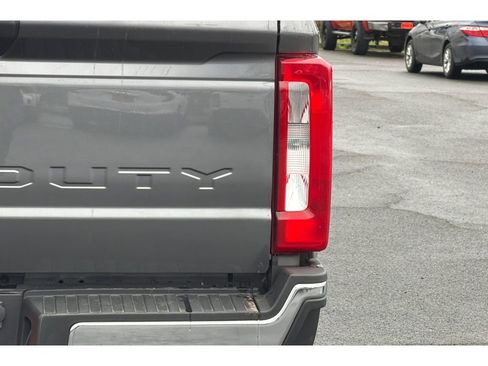 Used 2025 Ford F350 XLT image 27