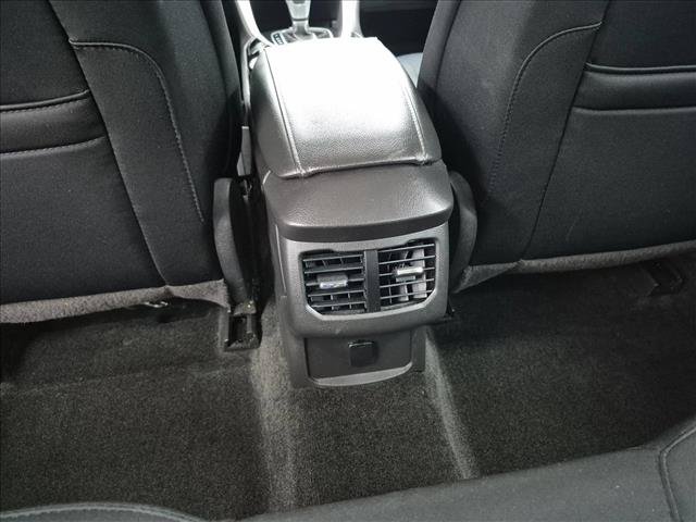 Used 2015 Ford Fusion SE FWD image 18
