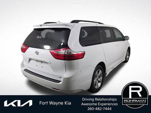 Used 2018 Toyota Sienna LE FWD image 6