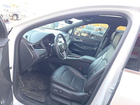 Used 2024 Buick Enclave Avenir w/ Avenir Technology Package image 17