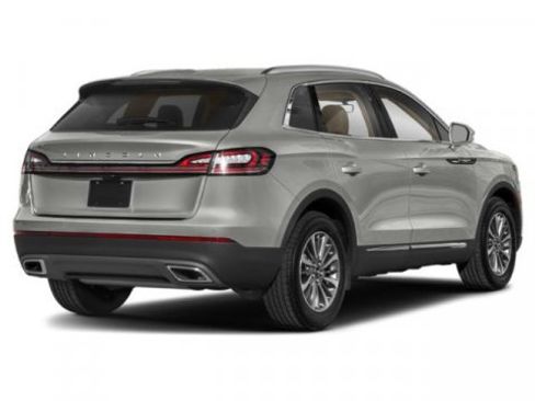 Used 2023 Lincoln Nautilus FWD image 2