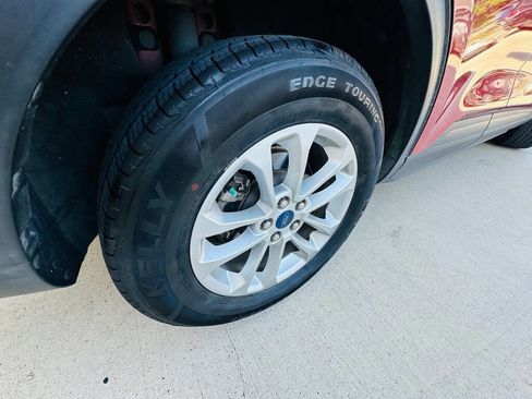 Used 2020 Ford Escape SE FWD image 29