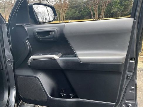 Used 2017 Toyota Tacoma SR5 image 24