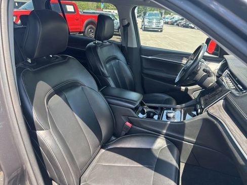 Used 2021 Jeep Grand Cherokee L Limited AWD/4WD image 14