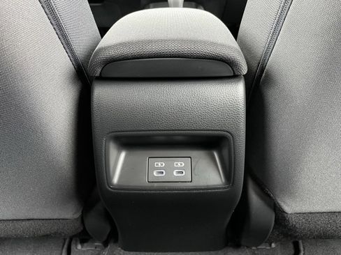 Used 2024 Toyota Corolla LE image 28