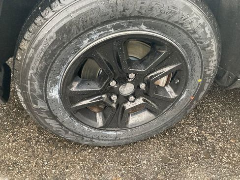 Used 2017 Jeep Grand Cherokee Laredo w/ Quick Order Package 23E image 31