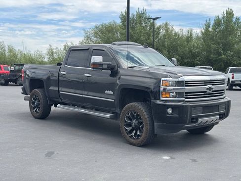 Used 2016 Chevrolet Silverado 2500 High Country w/ Duramax Plus Package AWD/4WD image 9