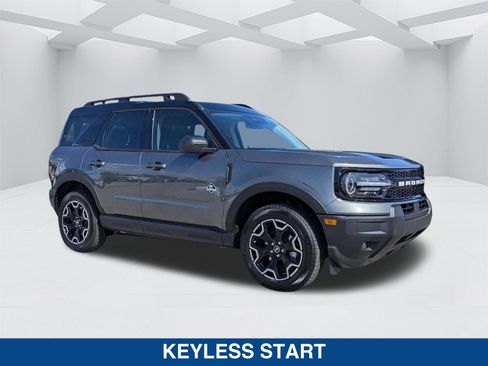 New 2025 Ford Bronco Sport Outer Banks image 2