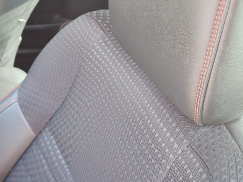 Used 2015 Toyota Camry SE FWD image 8