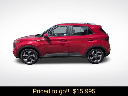 Certified 2023 Hyundai Venue SEL image 3