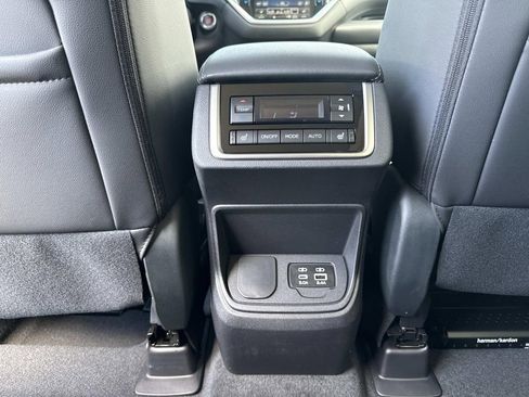 Used 2025 Subaru Ascent Limited image 18