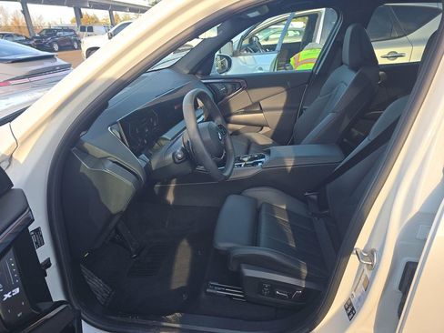 Used 2025 BMW X3 xDrive30i w/ Premium Package image 13