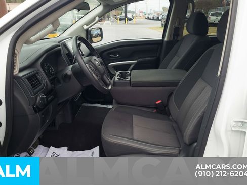 Used 2023 Nissan Titan SV image 16