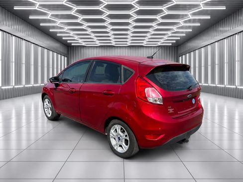 Used 2014 Ford Fiesta SE FWD image 4