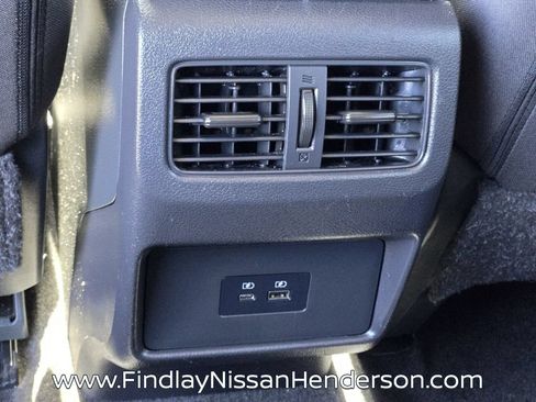 Used 2023 Nissan Rogue SV AWD/4WD image 12