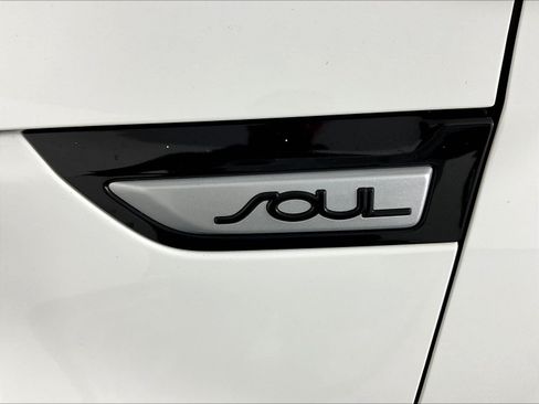Used 2016 Kia Soul FWD image 22