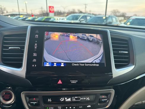 Used 2017 Honda Pilot Touring image 21