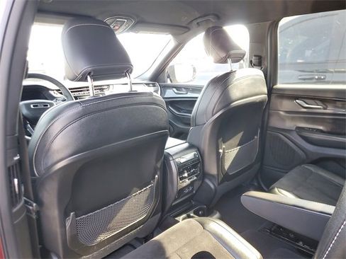 Certified 2023 Jeep Grand Cherokee L Laredo image 11