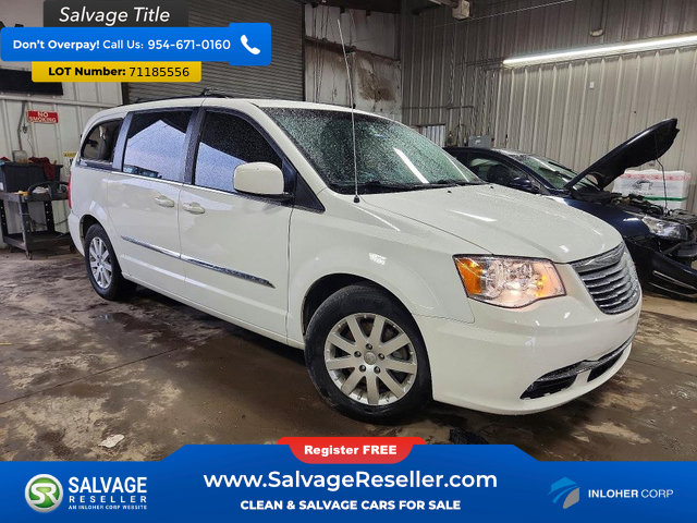 Used 2013 Chrysler Town & Country Touring FWD image 5