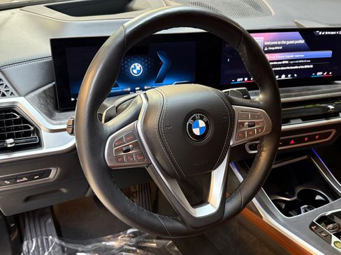 Used 2024 BMW X7 xDrive40i image 16