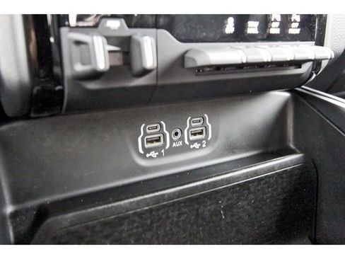 Used 2023 RAM 1500 Laramie RWD image 24