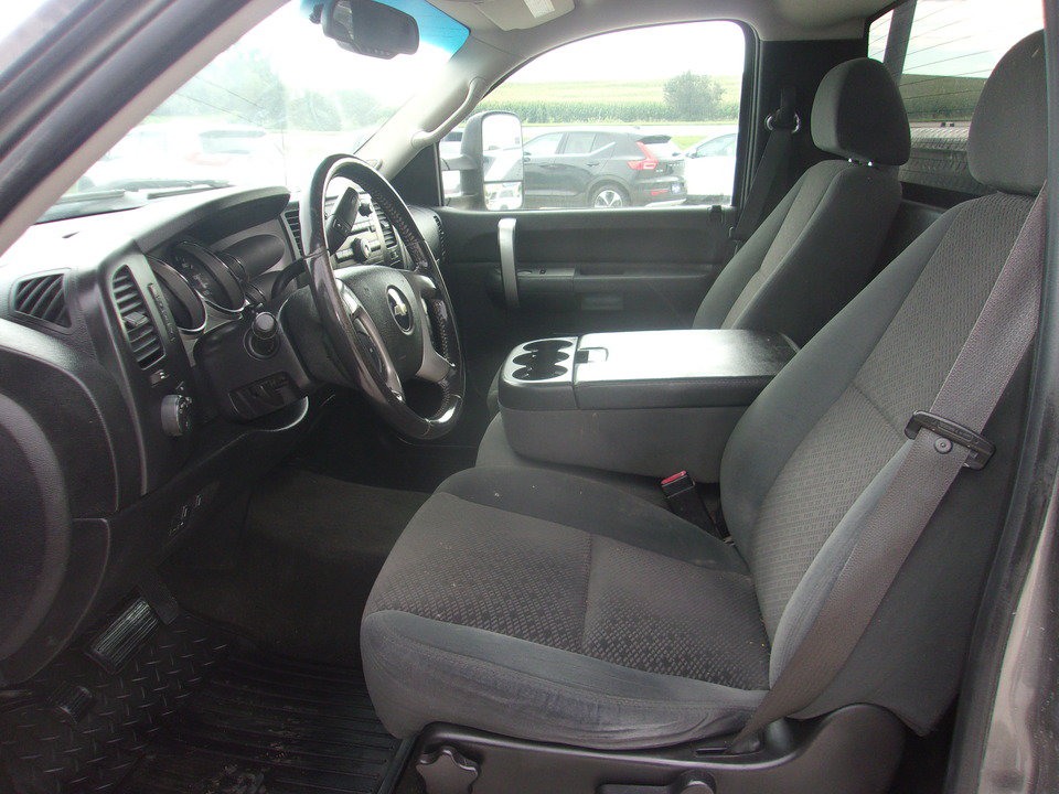 Used 2007 Chevrolet Silverado 2500 LT w/ Snow Plow Prep Package AWD/4WD image 11