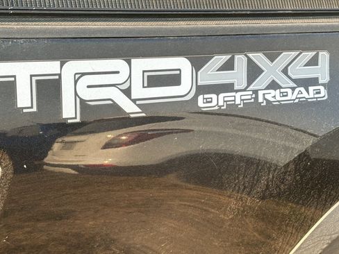 Used 2020 Toyota Tacoma TRD Off-Road w/ TRD Premium Off Road Package AWD/4WD image 6