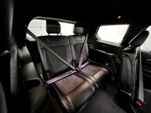 Used 2023 Jeep Grand Cherokee L Laredo image 32