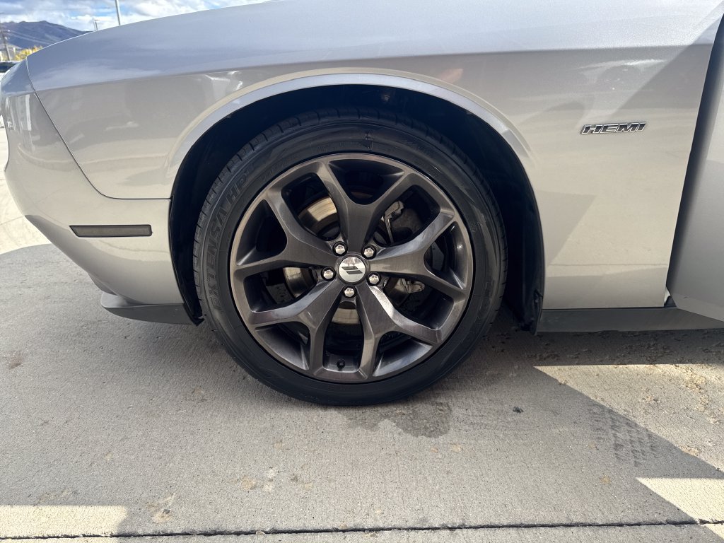 Used 2018 Dodge Challenger R/T w/ Driver Convenience Group RWD image 24