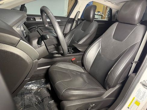 Used 2014 Ford Fusion Titanium FWD image 23