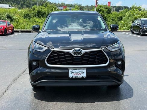 Used 2023 Toyota Highlander LE FWD image 10