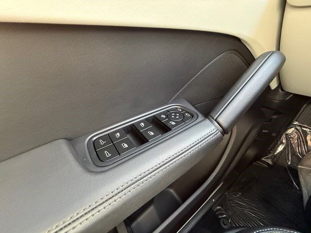 Used 2024 Porsche Cayenne S AWD/4WD image 11