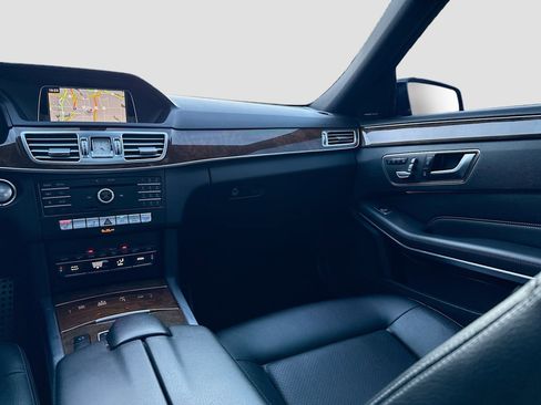 Used 2016 Mercedes-Benz E 350 4MATIC Sport Wagon image 25
