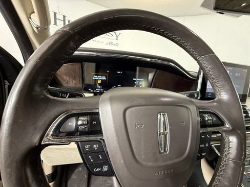Used 2019 Lincoln Navigator Reserve AWD/4WD image 16
