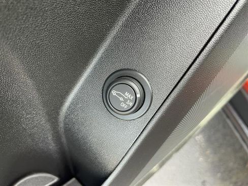 Used 2020 Chevrolet Equinox LT image 11